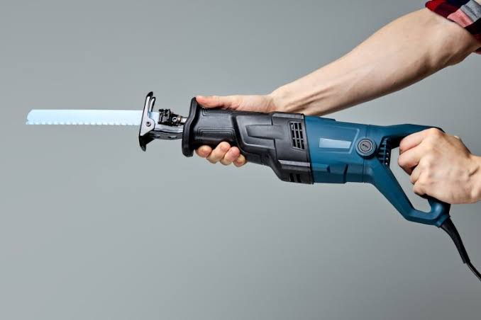 Reciprocating Saws: The Complete Buyer’s Guide for Smarter Demolition