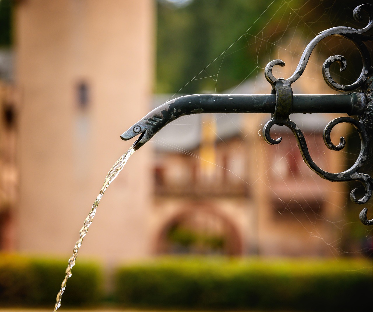 Fountain, water, water jet — Benefits of Online Banking
